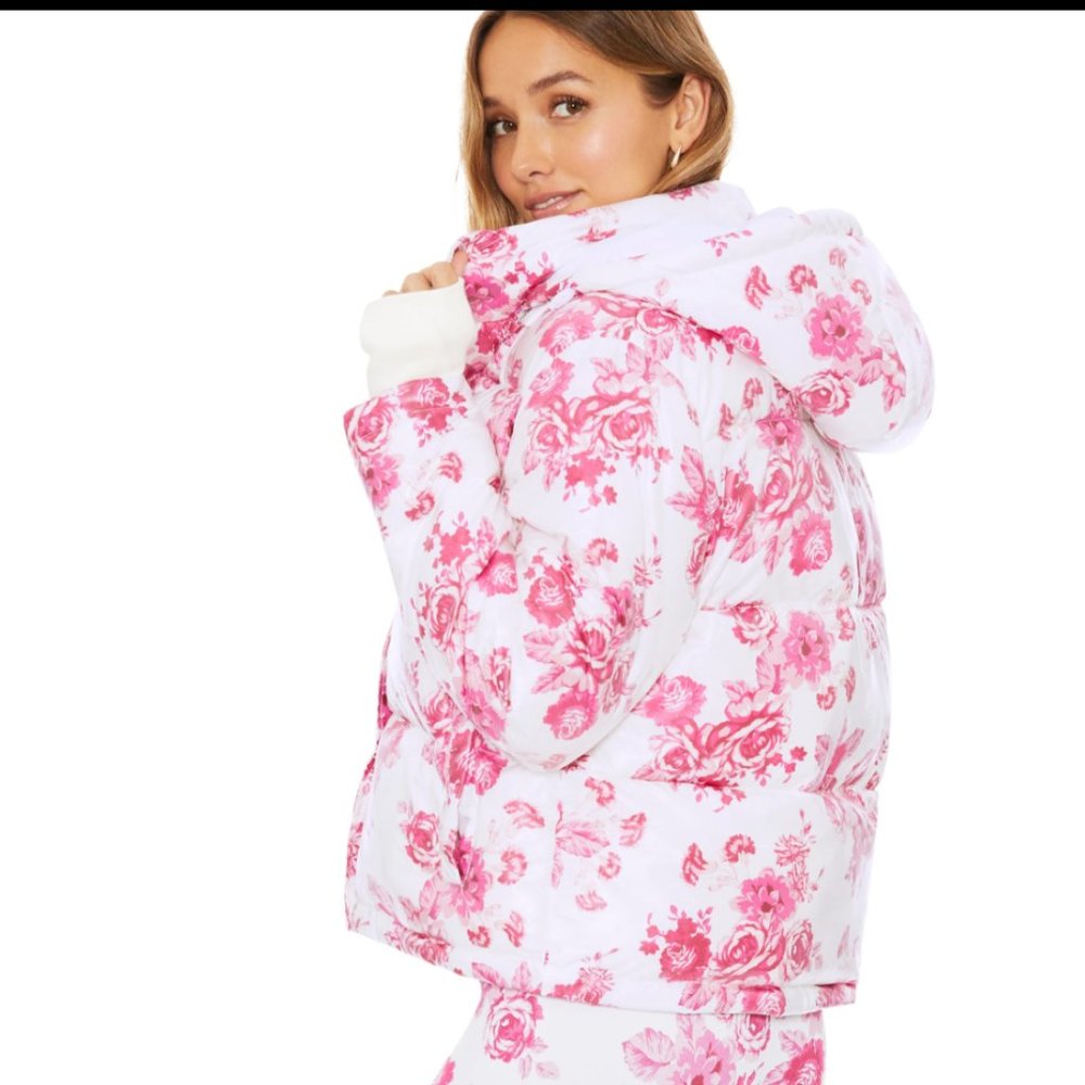 NWT Beach Riot Roses Puffer Coat Size XS